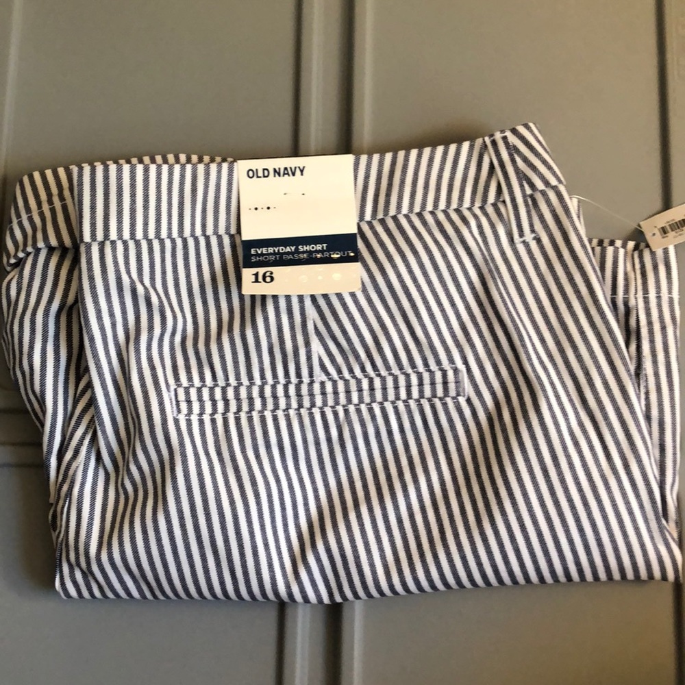 NWT old navy 5” shorts